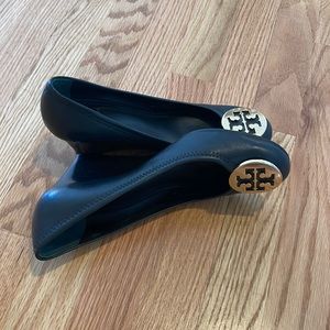 Tory Burch wedge gold emblem